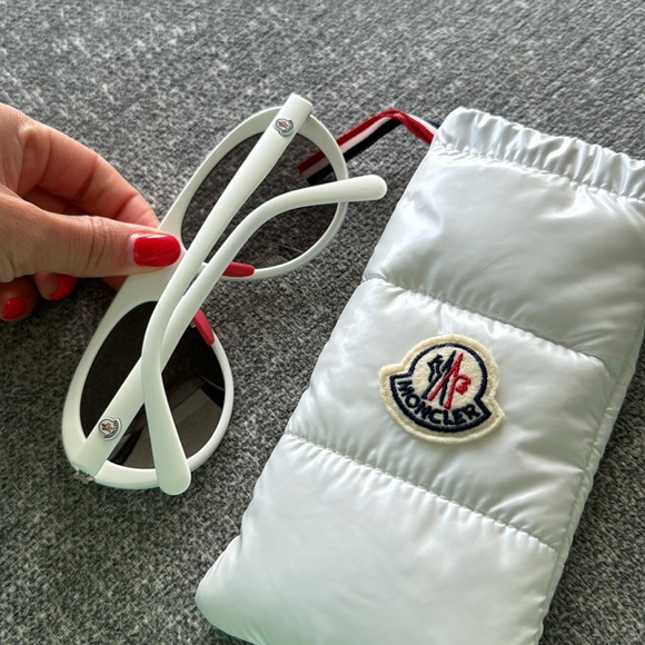 Moncler sunglasses - Picture 4 of 5